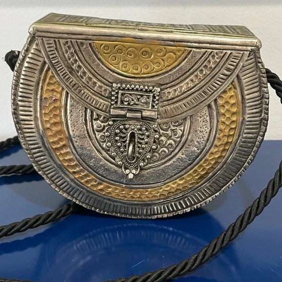 Free People Hammered Metal Bag Purse Hard Case Brass Silver Black Cord Crossbody - Picture 9 of 9